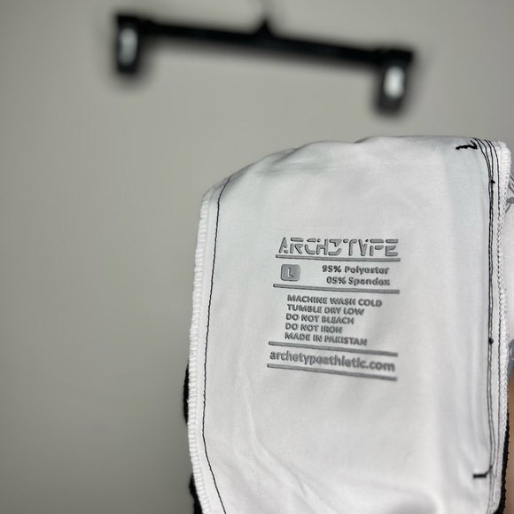Archetype athletic shorts - Picture 3 of 3